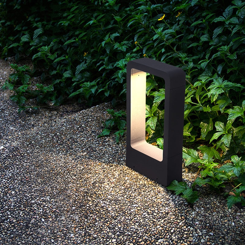 Modern Black Frame Garden Light - AiDeco.co.uk